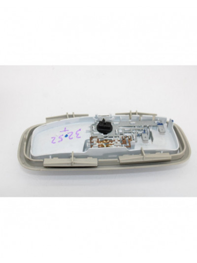 Recambio de luz techo para ford fiesta (cb1) ambiente referencia OEM IAM 8A6A13776EA