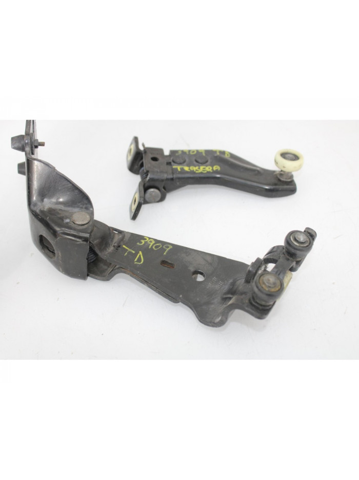 Recambio de carril puerta lateral der. para ford grand c-max trend referencia OEM IAM AM51U26028AF