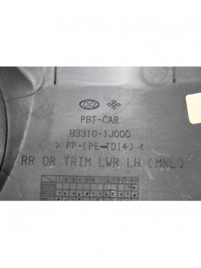 Guarnecido puerta trasera izquierda HYUNDAI i20 I 1.2 2013