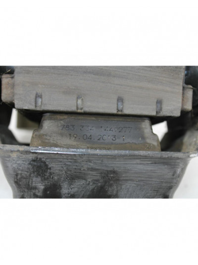 Soporte motor AUDI A3 1.6 TDI 105CV 77KW 2013