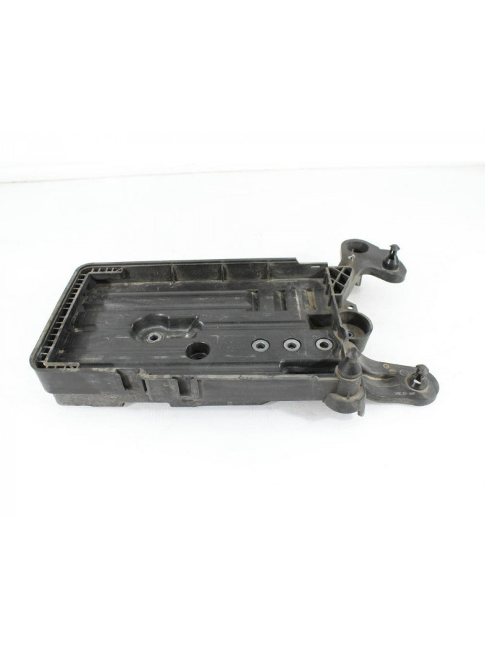 Soporte batería AUDI A3 1.6 TDI 105CV 77KW 2013