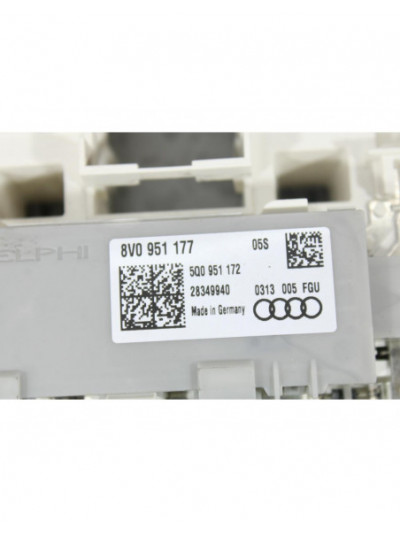 Recambio de luz techo para audi a3 (8v1, 8vk) 1.6 tdi referencia OEM IAM 8V0951177