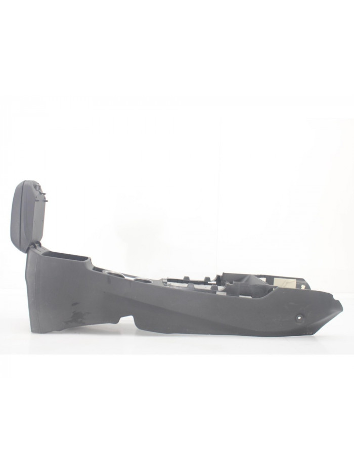 Recambio de apoyabrazos central para hyundai i30 (gd) style sport referencia OEM IAM 84681A6100