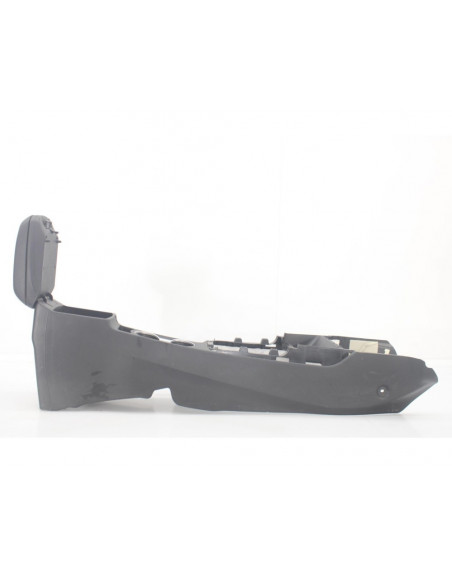Recambio de apoyabrazos central para hyundai i30 (gd) style sport referencia OEM IAM 84681A6100
