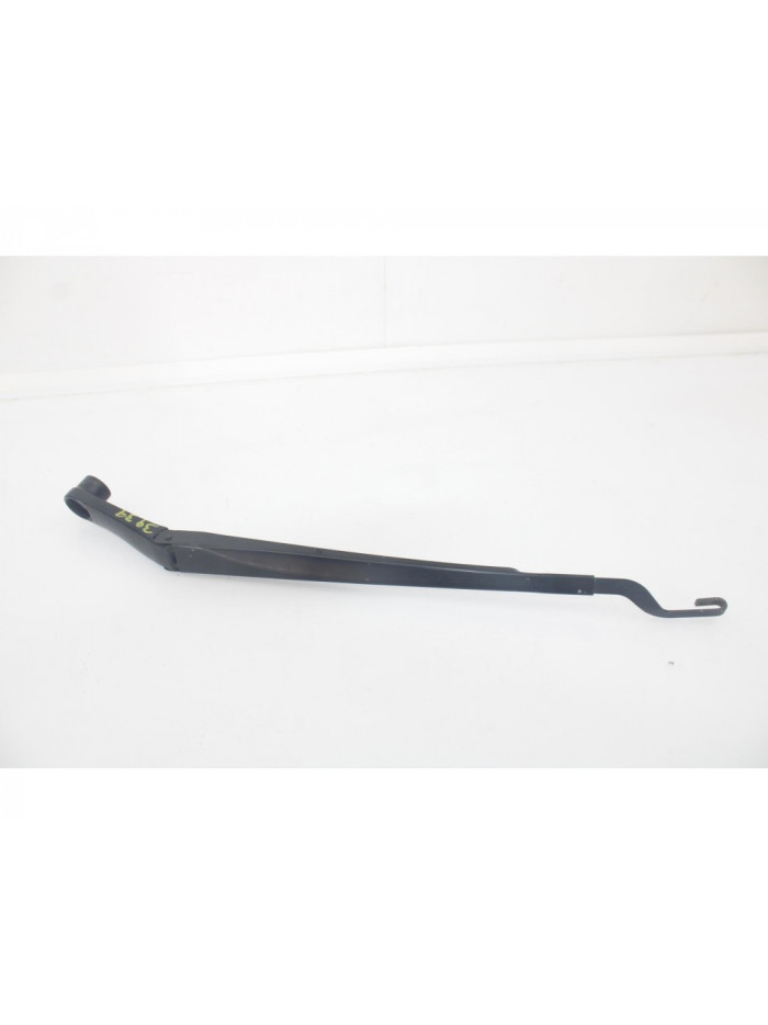 Recambio de brazo limpia delantero derecho para hyundai i30 (gd) style sport referencia OEM IAM 3939DER.