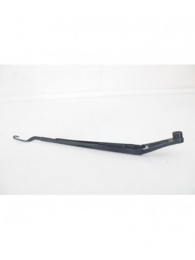 Recambio de brazo limpia delantero derecho para hyundai i30 (gd) style sport referencia OEM IAM 3939DER.