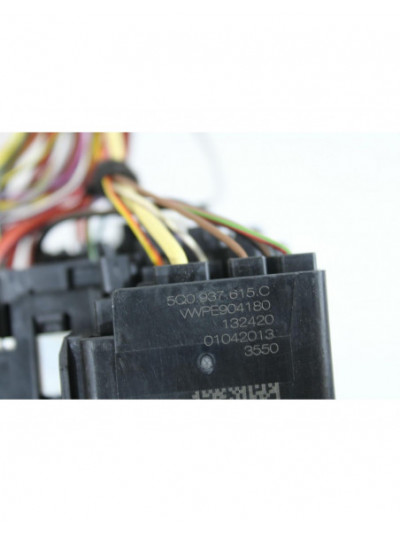 Recambio de caja reles / fusibles para audi a3 (8v1, 8vk) 1.6 tdi referencia OEM IAM 5Q0937615C