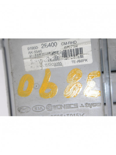 Caja reles / fusibles HYUNDAI SANTA FE 2.2 CRDi Comfort 4X4 2007