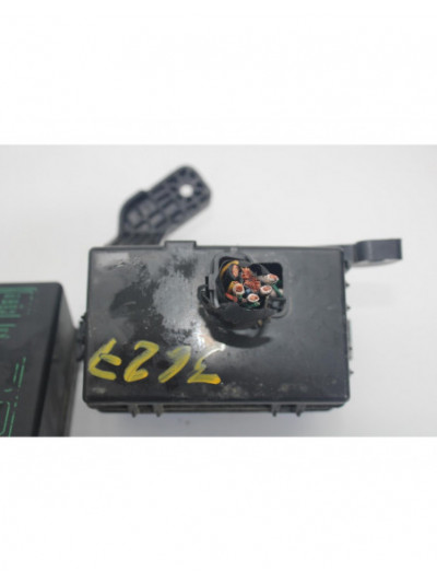 Recambio de caja reles / fusibles para hyundai santa fe (bm) 2.2 crdi style 4x4 referencia OEM IAM 914932B425