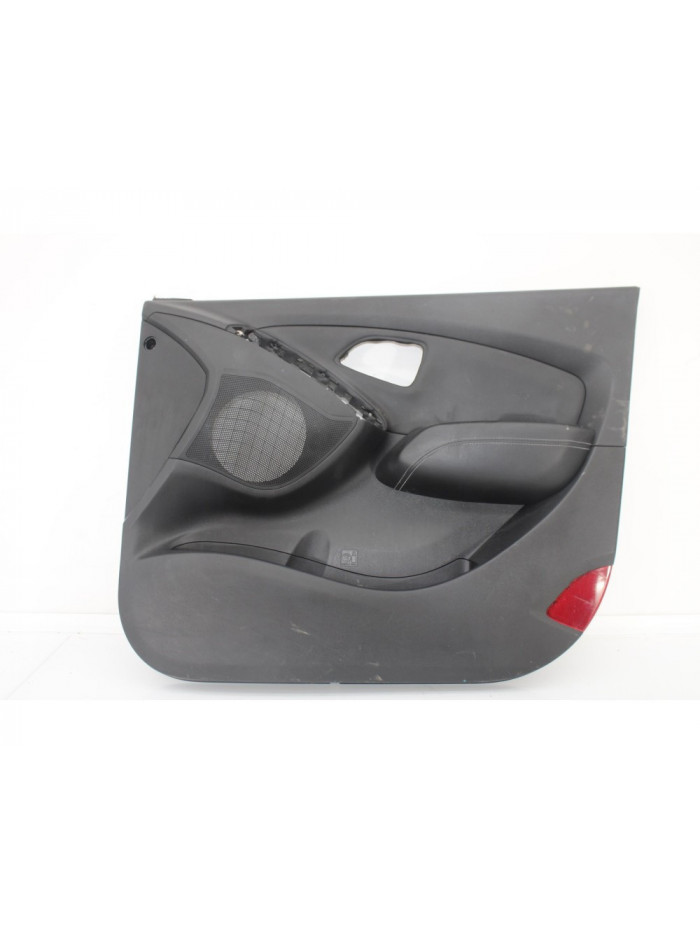 Recambio de guarnecido puerta delantera derecha para hyundai ix35 style awd referencia OEM IAM 823022Y2439P