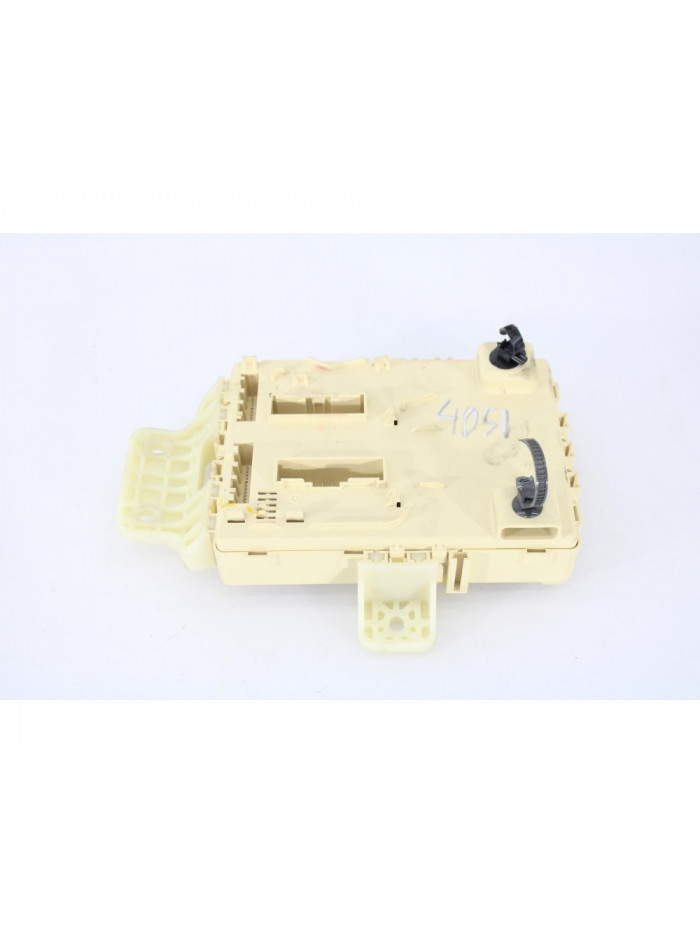 Recambio de caja reles / fusibles para hyundai ix35 style awd referencia OEM IAM 919502S741EL