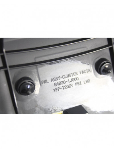 Recambio de guarnecido cuadro de instrumentos para hyundai i20 style referencia OEM IAM 848301J000