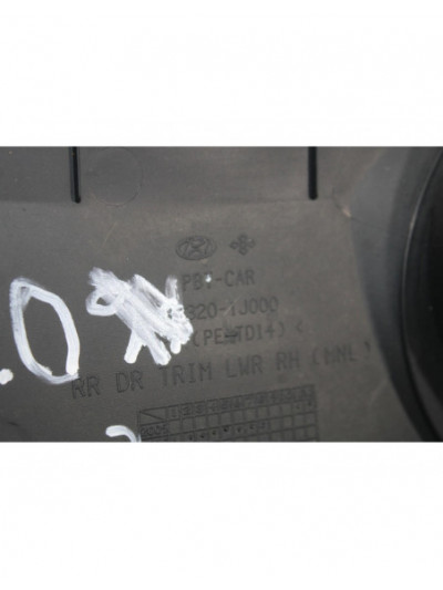 Guarnecido puerta trasera derecha HYUNDAI I20 Style 2010