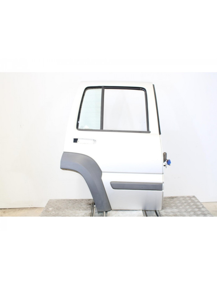 Puerta trasera derecha JEEP CHEROKEE 2.8 CRD Limited 2006