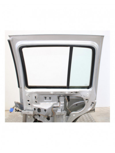 Puerta trasera derecha JEEP CHEROKEE 2.8 CRD Limited 2006