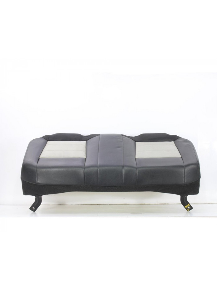 Recambio de asientos traseros para jeep patriot limited referencia OEM IAM POLIPIEL.2TONOS