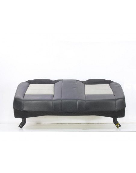 Recambio de asientos traseros para jeep patriot limited referencia OEM IAM POLIPIEL.2TONOS