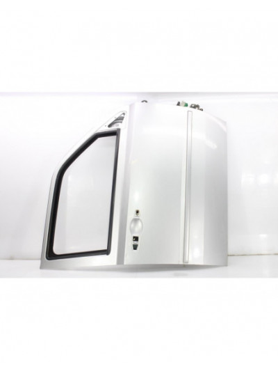 Recambio de puerta delantera derecha para jeep patriot limited referencia OEM IAM 05116471AA