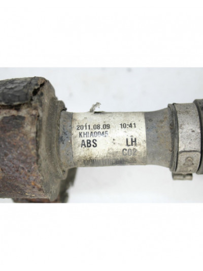 Transmision delantera izquierda KIA SORENTO II 2.2 CRDi 4WD 2011