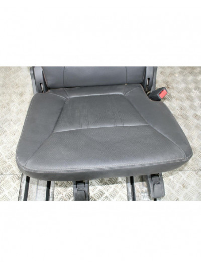 Recambio de asiento trasero derecho para kia sorento ii (xm) 2.2 crdi 4wd referencia OEM IAM