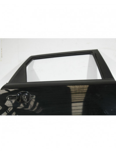 Puerta trasera derecha KIA SORENTO II 2.2 CRDi 4WD 2011