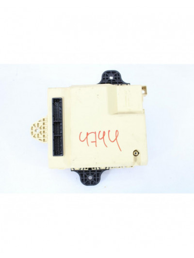 Recambio de caja reles / fusibles para kia sorento ii (xm) 2.2 crdi 4wd referencia OEM IAM 954002P934