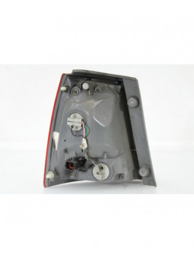 Piloto trasero derecho KIA SORENTO II 2.2 CRDi 4WD 2011