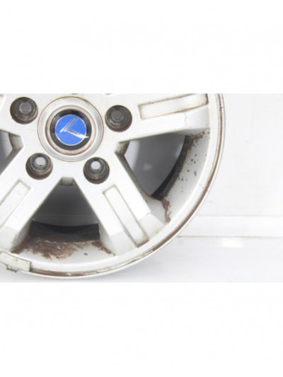 Recambio de llanta para kia sorento 2.5 crdi referencia OEM IAM 24151