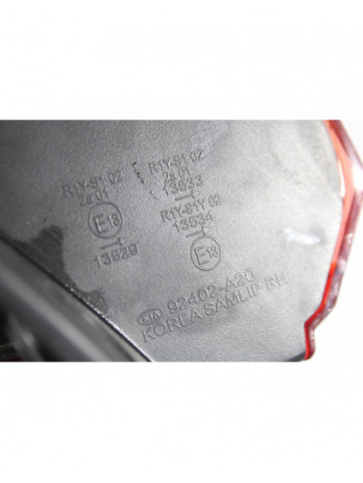 Recambio de piloto trasero derecho para kia cee'd drive referencia OEM IAM 92402A20