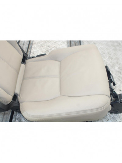 Recambio de asiento trasero derecho para land rover discovery iv (l319) 3.0 sdv6 4x4 referencia OEM IAM 4612TD