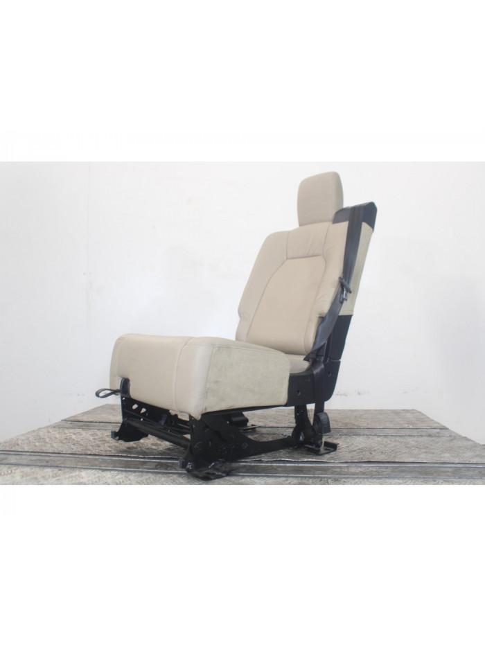 Recambio de asiento trasero medio para land rover discovery iv (l319) 3.0 sdv6 4x4 referencia OEM IAM 4612T