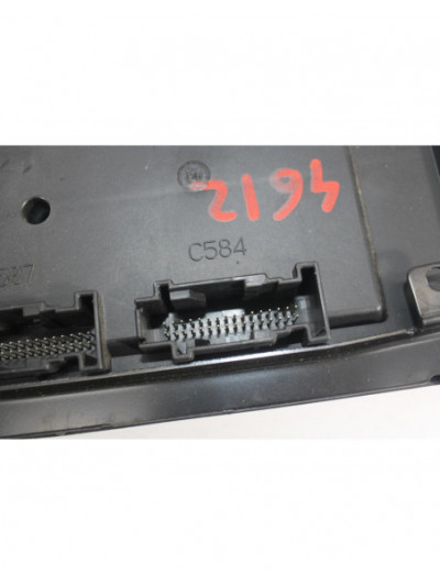 Caja reles / fusibles LAND ROVER DISCOVERY IV 3.0 SDV6 4x4 2011
