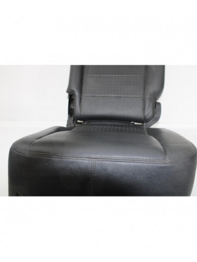 Recambio de asientos trasero izquierdo para land rover discovery (...) v6 td se referencia OEM IAM 3126T.I.
