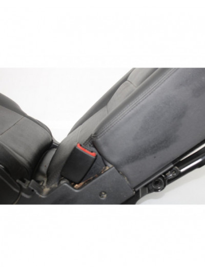 Recambio de asientos trasero izquierdo para land rover discovery (...) v6 td se referencia OEM IAM 3126T.I.