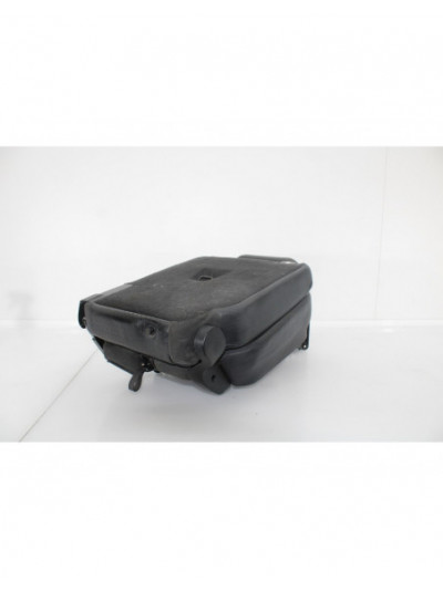 Recambio de asiento trasero derecho para land rover discovery (...) v6 td se referencia OEM IAM 3126T.D.