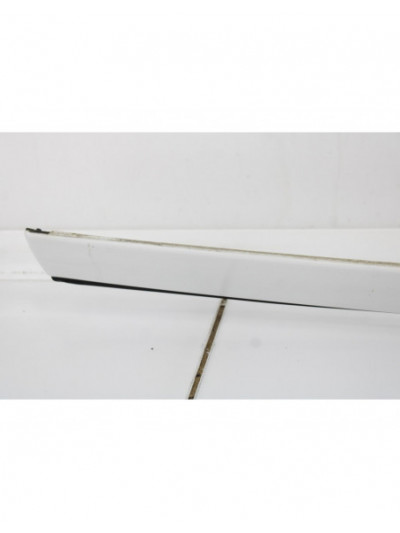 Recambio de faldon lateral derecho para land rover evoque hse referencia OEM IAM BJ32517C78AG