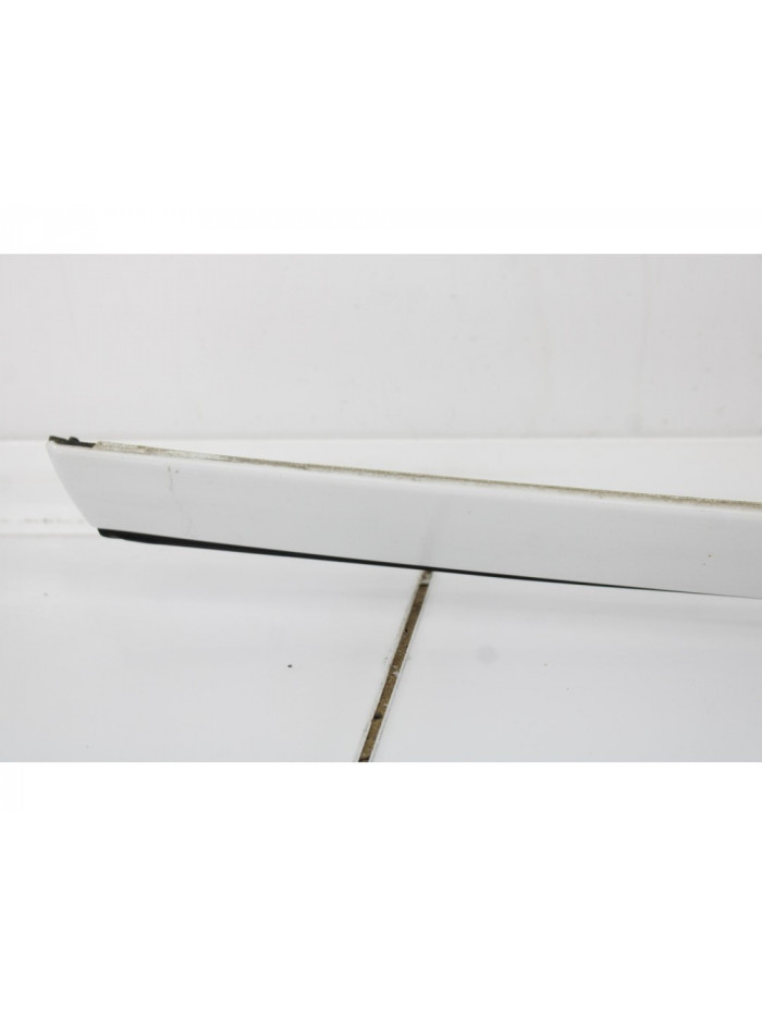 Recambio de faldon lateral derecho para land rover evoque hse referencia OEM IAM BJ32517C78AG