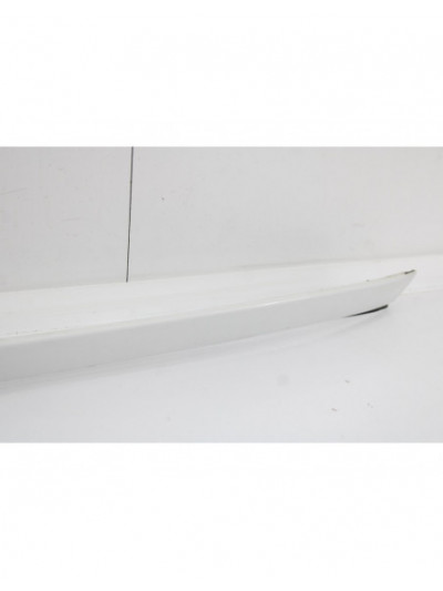 Recambio de faldon lateral derecho para land rover evoque hse referencia OEM IAM BJ32517C78AG