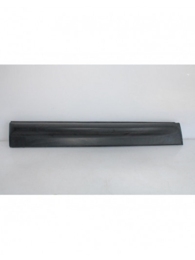 Recambio de moldura puerta delantera izquierda para land rover range rover sport v6 td hse referencia OEM IAM DGP000211