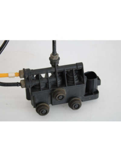 Recambio de valvula suspension neumatica para land rover range rover sport v6 td hse referencia OEM IAM RVH000095