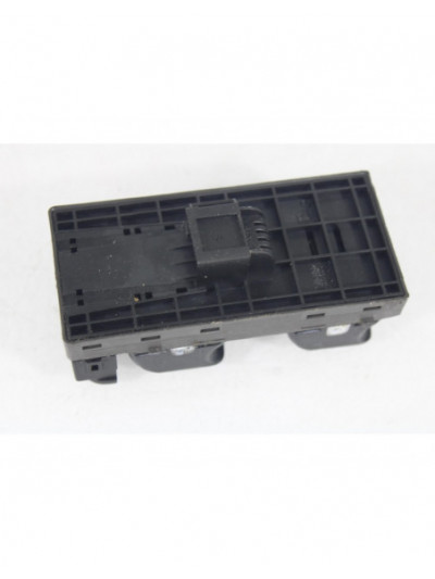 Mando elevalunas delantero izquierdo AUDI A4 B8 Avant 2.0 TDI 2010