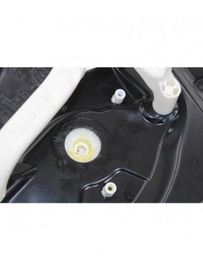 Elevalunas trasero izquierdo LAND ROVER DISCOVERY V6 TD SE 2008
