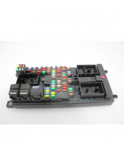 Recambio de caja reles / fusibles para land rover range rover sport v6 td s referencia OEM IAM AH2214F041AF