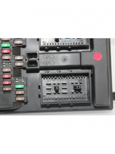 Recambio de caja reles / fusibles para land rover range rover sport v6 td s referencia OEM IAM AH2214F041AF