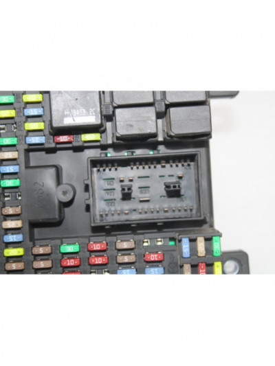 Recambio de caja reles / fusibles para land rover range rover sport v6 td s referencia OEM IAM AH2214F041AF