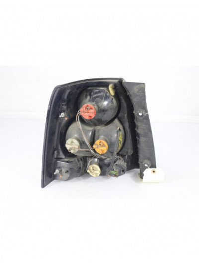 Recambio de piloto trasero derecho para land rover freelander (lr2) td4 hse referencia OEM IAM 6H5213404A