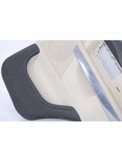 Recambio de guarnecido puerta trasera derecha para land rover range rover sport v6 td s referencia OEM IAM AH3225568AA