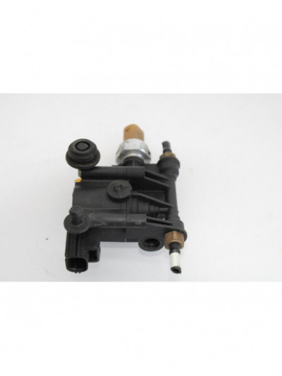 Recambio de valvula suspension neumatica para land rover range rover sport v6 td hse referencia OEM IAM RVH000046