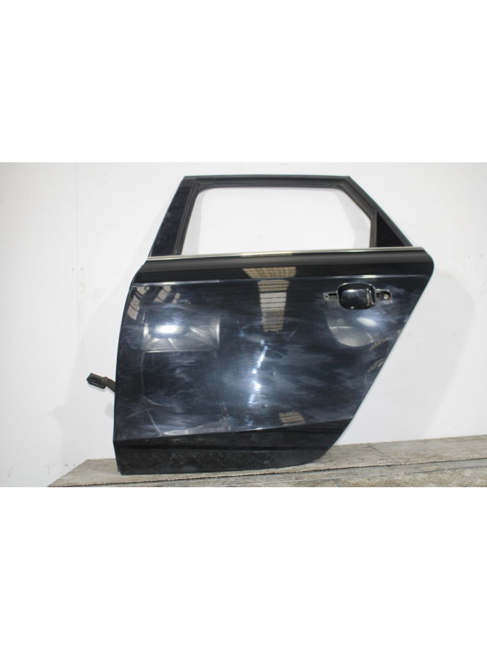 Puerta trasera izquierda AUDI A4 B8 Avant 2.0 TDI 2010