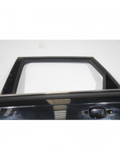 Puerta trasera izquierda AUDI A4 B8 Avant 2.0 TDI 2010